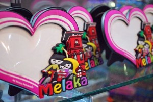 love pic frame melaka